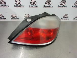 Used Taillight, right Opel Astra H (L48) 1.6 16V Twinport Price € 30,00 Margin scheme offered by Autorecycling Reuvers B.V.