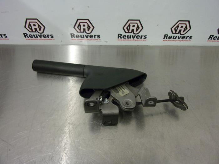 Gebrauchte Handbremsgriff Mitsubishi Colt (Z2/Z3) 1.3 16V Preis € 20,00 Margenregelung angeboten von Autorecycling Reuvers B.V.