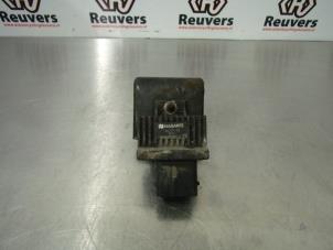 Used Glow plug relay Renault Twingo II (CN) 1.5 dCi 70 Price € 15,00 Margin scheme offered by Autorecycling Reuvers B.V.