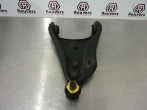 Usagé Bras de suspension avant gauche Renault Twingo II (CN) 1.5 dCi 70 Prix € 25,00 Règlement à la marge proposé par Autorecycling Reuvers B.V.