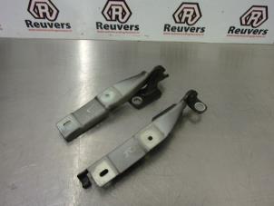 Used Bonnet Hinge Citroen DS3 (SA) 1.6 e-HDi Price € 25,00 Margin scheme offered by Autorecycling Reuvers B.V.