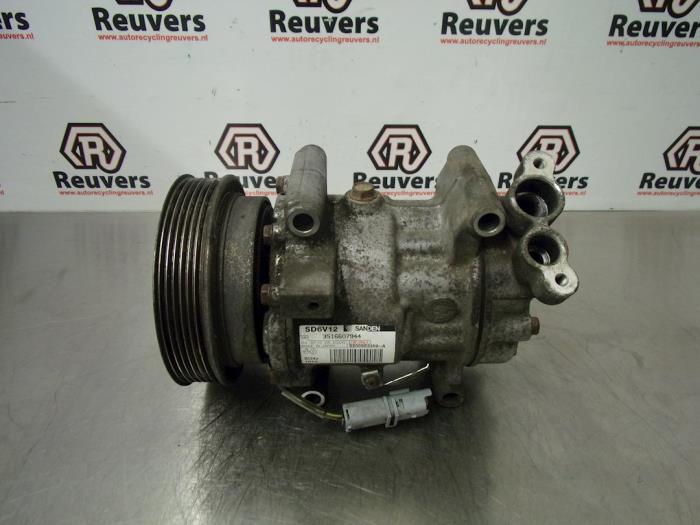 Gebrauchte Klimapumpe Renault Kangoo Express (FW) 1.5 dCi 105 FAP Preis € 70,00 Margenregelung angeboten von Autorecycling Reuvers B.V.