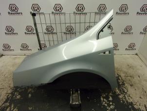 Used Front wing, left Renault Vel Satis (BJ) Price € 50,00 Margin scheme offered by Autorecycling Reuvers B.V.