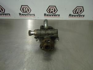 Used Power steering pump Volkswagen Golf IV (1J1) 1.6 16V Price € 35,00 Margin scheme offered by Autorecycling Reuvers B.V.