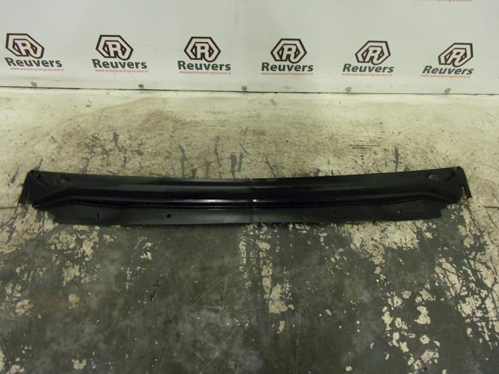 Usagé Paravent Citroen C4 Picasso (UD/UE/UF) 1.6 HDiF 16V 110 Prix € 20,00 Règlement à la marge proposé par Autorecycling Reuvers B.V.