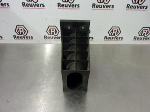 Used Front bumper bracket, left Citroen C4 Picasso (UD/UE/UF) 1.6 HDiF 16V 110 Price € 20,00 Margin scheme offered by Autorecycling Reuvers B.V.
