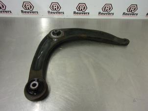 Used Front wishbone, right Citroen C4 Picasso (UD/UE/UF) 1.6 HDiF 16V 110 Price € 25,00 Margin scheme offered by Autorecycling Reuvers B.V.