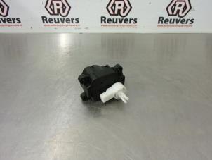 Used Heater valve motor Citroen C4 Picasso (UD/UE/UF) 1.6 HDiF 16V 110 Price € 20,00 Margin scheme offered by Autorecycling Reuvers B.V.