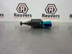 Used Brake light switch Citroen C4 Picasso (UD/UE/UF) 1.6 HDiF 16V 110 Price € 15,00 Margin scheme offered by Autorecycling Reuvers B.V.