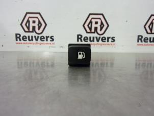 Used Tank cap cover switch Citroen C4 Picasso (UD/UE/UF) 1.6 HDiF 16V 110 Price € 10,00 Margin scheme offered by Autorecycling Reuvers B.V.