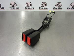 Used Rear seatbelt buckle, centre Citroen C4 Picasso (UD/UE/UF) 1.6 HDiF 16V 110 Price € 15,00 Margin scheme offered by Autorecycling Reuvers B.V.