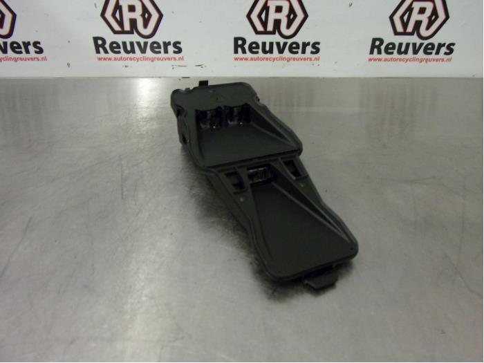 Gebrauchte Bremsassistent Sensor Volvo V40 (MV) 1.6 D2 Preis € 40,00 Margenregelung angeboten von Autorecycling Reuvers B.V.