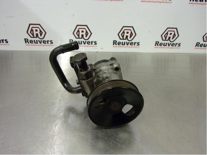 Usagé Pompe de direction Hyundai Getz 1.5 CRDi 12V Prix € 40,00 Règlement à la marge proposé par Autorecycling Reuvers B.V.