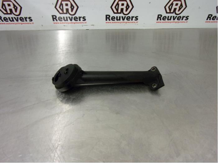 Oil suction pipe from a Renault Twingo II (CN) 1.2 16V 2007