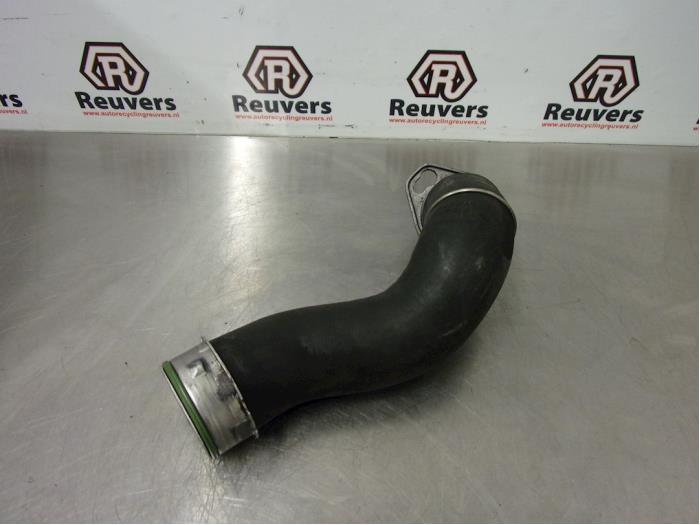 Gebrauchte Intercooler Schlauch BMW 1 serie (E87/87N) 118d 16V Preis € 25,00 Margenregelung angeboten von Autorecycling Reuvers B.V.