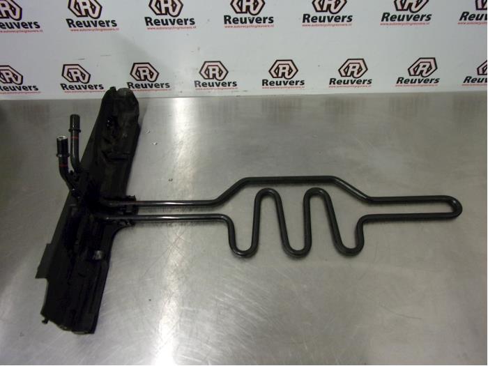Gebrauchte Ölkühler BMW 1 serie (E87/87N) 118d 16V Preis € 20,00 Margenregelung angeboten von Autorecycling Reuvers B.V.