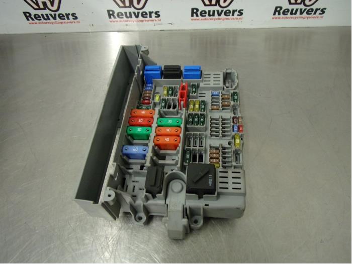 Boîte à fusibles BMW 1 serie 118d 16V - 690660703 ORIGINEEL