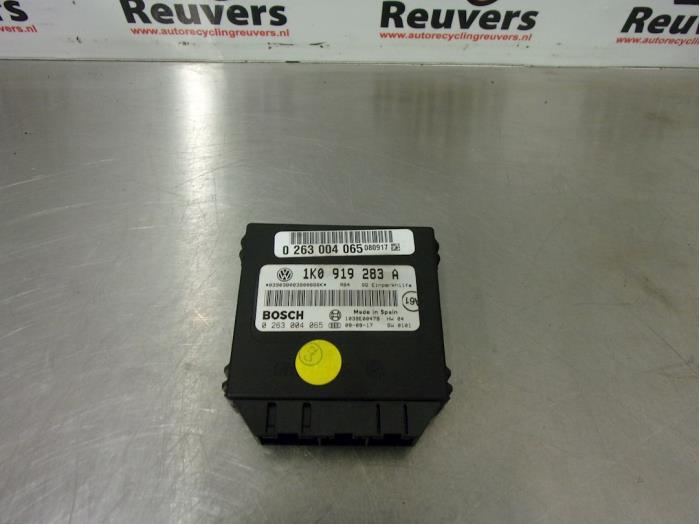 Gebrauchte PDC Modul Volkswagen Golf V Variant (1K5) 1.9 TDI Preis € 30,00 Margenregelung angeboten von Autorecycling Reuvers B.V.