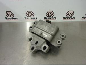 Used Gearbox mount Volkswagen Golf V Variant (1K5) 1.9 TDI Price € 25,00 Margin scheme offered by Autorecycling Reuvers B.V.