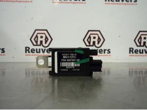 Used Antenna Amplifier Peugeot 207 SW (WE/WU) 1.6 HDi 16V Price € 20,00 Margin scheme offered by Autorecycling Reuvers B.V.