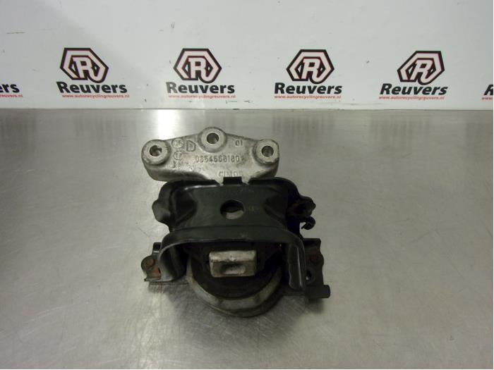 Used Engine mount Peugeot 207 SW (WE/WU) 1.6 HDi 16V Price € 25,00 Margin scheme offered by Autorecycling Reuvers B.V.