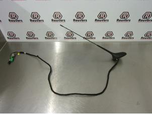 Used Antenna Peugeot 207 SW (WE/WU) 1.6 HDi 16V Price € 15,00 Margin scheme offered by Autorecycling Reuvers B.V.