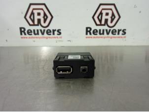 Used AUX / USB connection Opel Astra J Sports Tourer (PD8/PE8/PF8) 1.4 16V ecoFLEX Price € 15,00 Margin scheme offered by Autorecycling Reuvers B.V.