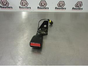 Used Rear seatbelt buckle, left Peugeot 207/207+ (WA/WC/WM) 1.4 16V Price € 10,00 Margin scheme offered by Autorecycling Reuvers B.V.