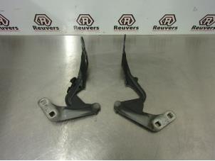 Used Bonnet Hinge Ford Mondeo IV Wagon 2.3 16V Price € 20,00 Margin scheme offered by Autorecycling Reuvers B.V.