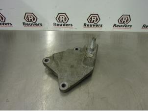 Used Gearbox mount Ford Mondeo IV Wagon 2.3 16V Price € 25,00 Margin scheme offered by Autorecycling Reuvers B.V.