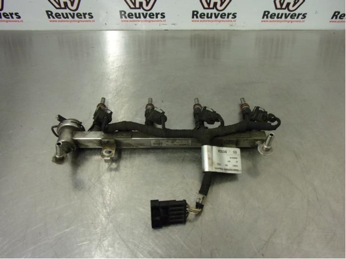 Usagé Système d'injection Fiat Grande Punto (199) 1.4 T-Jet 16V Prix € 40,00 Règlement à la marge proposé par Autorecycling Reuvers B.V.