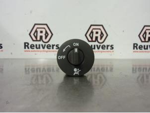 Used Airbag switch Renault Clio III (BR/CR) 1.2 16V 75 Price € 10,00 Margin scheme offered by Autorecycling Reuvers B.V.