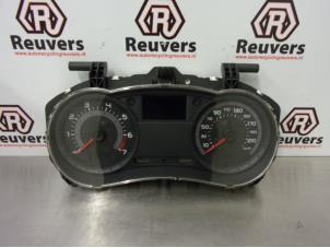 Used Instrument panel Renault Clio III (BR/CR) 1.2 16V 75 Price € 50,00 Margin scheme offered by Autorecycling Reuvers B.V.