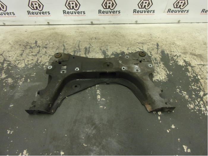 Begagnade Underram Renault Clio III (BR/CR) 1.2 16V 75 Pris € 40,00 Marginaltabell erbjuds av Autorecycling Reuvers B.V.
