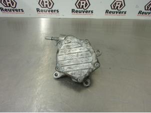 Used Vacuum pump (diesel) Toyota Avensis (T25/B1B) 2.2 D-4D 16V Price € 50,00 Margin scheme offered by Autorecycling Reuvers B.V.