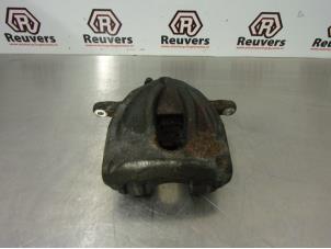 Used Front brake calliper, right Toyota Avensis (T25/B1B) 2.2 D-4D 16V Price € 35,00 Margin scheme offered by Autorecycling Reuvers B.V.