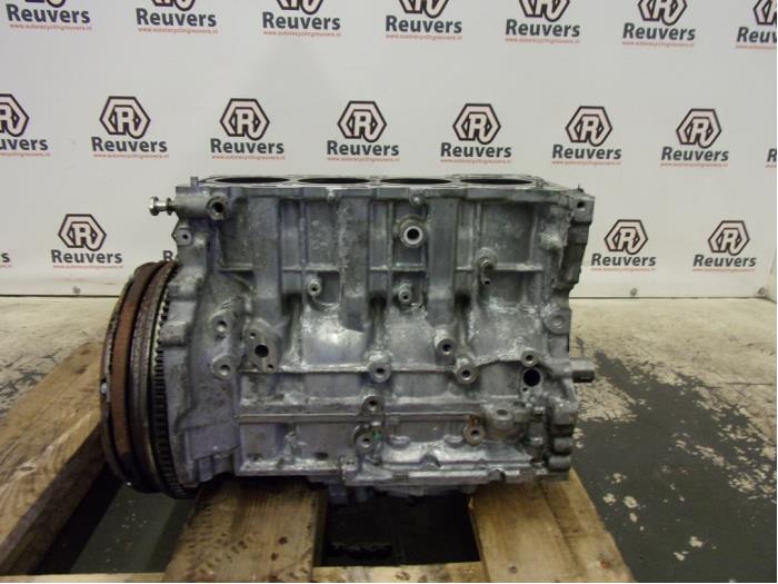 Engine crankcase from a Toyota Avensis (T25/B1B) 2.2 D-4D 16V 2007