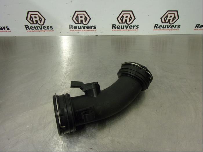Gebrauchte Intercooler Rohr Volkswagen Transporter T5 1.9 TDi Preis € 20,00 Margenregelung angeboten von Autorecycling Reuvers B.V.