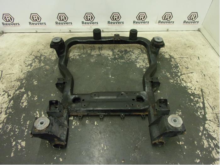 Usados Subchasis Volkswagen Transporter T5 1.9 TDi Precio € 150,00 Norma de margen ofrecido por Autorecycling Reuvers B.V.