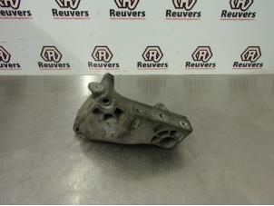 Used Engine mount Volkswagen Transporter T5 1.9 TDi Price € 30,00 Margin scheme offered by Autorecycling Reuvers B.V.
