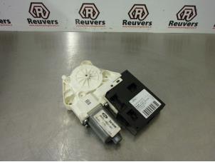 Used Door window motor Ford Focus 2 2.0 16V Price € 25,00 Margin scheme offered by Autorecycling Reuvers B.V.