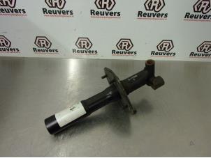 Usados Soporte de parachoques derecha detrás BMW 3 serie Compact (E46/5) 316ti 16V Precio € 15,00 Norma de margen ofrecido por Autorecycling Reuvers B.V.