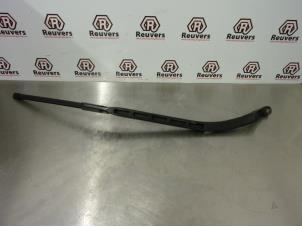 Used Front wiper arm Seat Altea XL (5P5) 1.9 TDI Price € 10,00 Margin scheme offered by Autorecycling Reuvers B.V.
