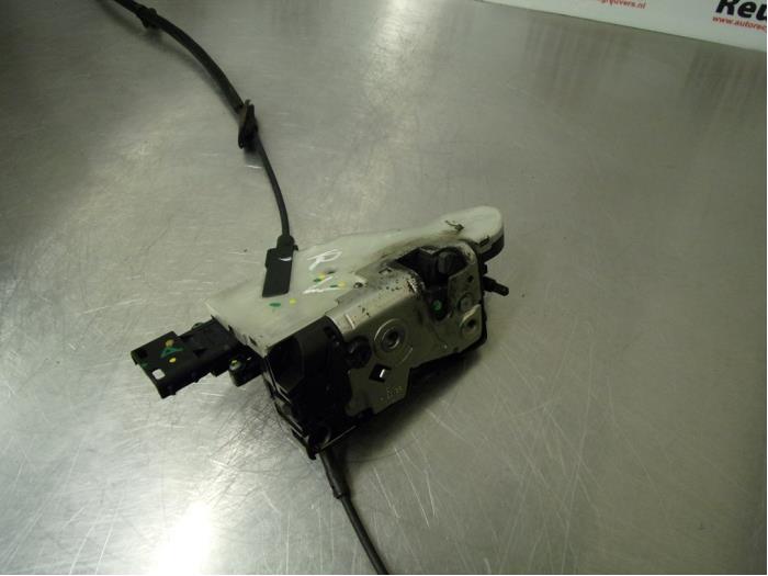 Front door lock mechanism 4door, right Peugeot 207/207+ 1.6 16V 24094158