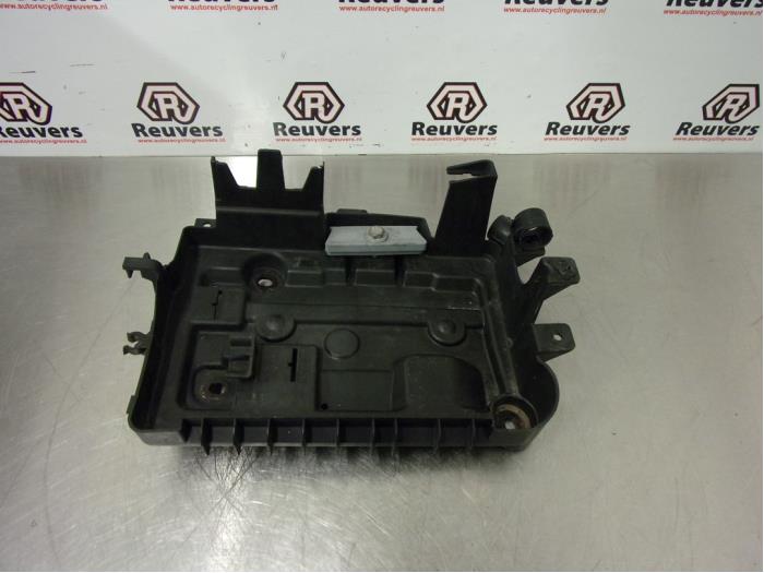 Battery box Opel Corsa D 1.4 16V Twinport 13235642