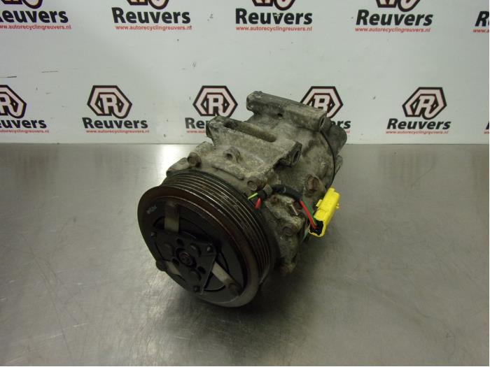 Air conditioning pump from a Fiat Scudo (270) 2.0 D Multijet 2010