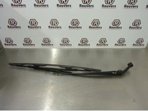 Used Front wiper arm Toyota Yaris II (P9) 1.4 D-4D Price € 10,00 Margin scheme offered by Autorecycling Reuvers B.V.
