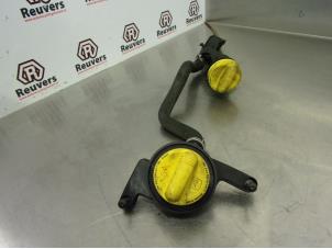 Used Oil fill pipe Renault Trafic New (FL) 2.0 dCi 16V 90 Price € 30,00 Margin scheme offered by Autorecycling Reuvers B.V.