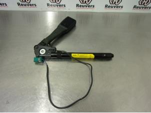 Used Seatbelt tensioner, left Opel Astra H GTC (L08) 1.4 16V Twinport Price € 30,00 Margin scheme offered by Autorecycling Reuvers B.V.