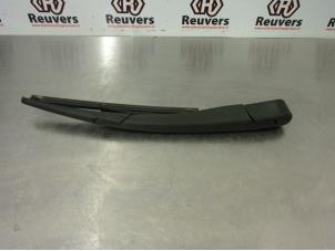 Used Rear wiper arm Opel Astra H GTC (L08) 1.4 16V Twinport Price € 15,00 Margin scheme offered by Autorecycling Reuvers B.V.